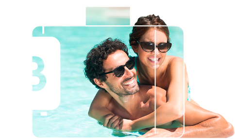 Foto de duas pessoas de férias na piscina